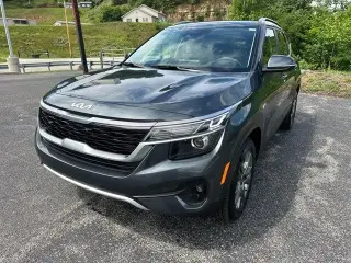 Kia Seltos 2023 AWD S 4p SUV