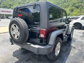 Jeep Wrangler 2011 4x4 Sport 2p SUV
