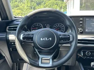 Kia K5 2022 LXS 4p Sedan