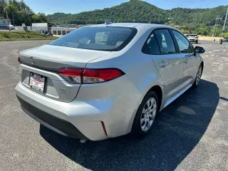 Toyota Corolla 2025 LE Sedán de 4 puertas