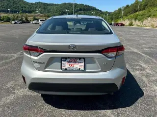 Toyota Corolla 2025 LE Sedán de 4 puertas
