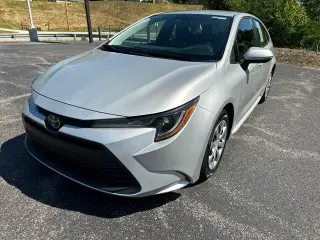 Toyota Corolla 2025 LE Sedán de 4 puertas