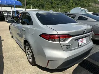 Toyota Corolla 2024 LE Sedán de 4 puertas