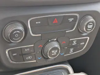 Jeep Compass 2017 4x4 Latitude SUV de 4 puertas (lanzamiento de mitad de año)