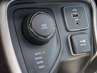 Jeep Compass 2017 4x4 Latitude SUV de 4 puertas (lanzamiento de mitad de año)