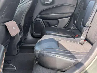 Jeep Compass 2017 4x4 Latitude SUV de 4 puertas (lanzamiento de mitad de año)