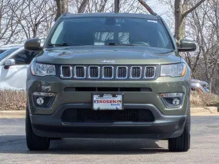 Jeep Compass 2017 4x4 Latitude SUV de 4 puertas (lanzamiento de mitad de año)