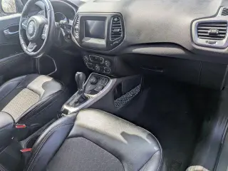 Jeep Compass 2017 4x4 Latitude SUV de 4 puertas (lanzamiento de mitad de año)