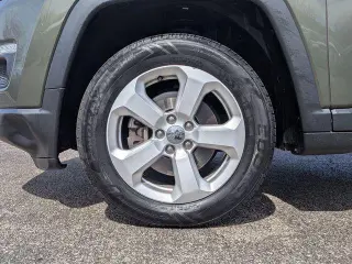 Jeep Compass 2017 4x4 Latitude SUV de 4 puertas (lanzamiento de mitad de año)