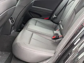 Sedán de 4 puertas Genesis G70 2026 AWD 2.5T Standard