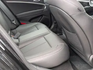 Sedán de 4 puertas Genesis G70 2026 AWD 2.5T Standard
