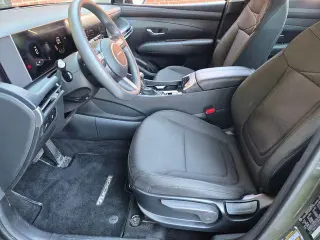 Hyundai TUCSON 2025 AWD SE 4p SUV