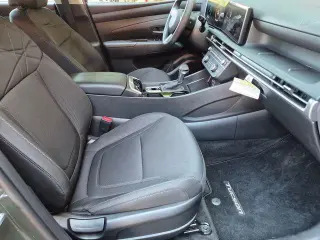 Hyundai TUCSON 2025 AWD SE 4p SUV