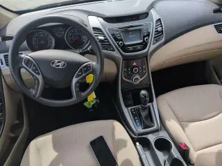 Hyundai ELANTRA 2015 SE 4p Sedan 6M