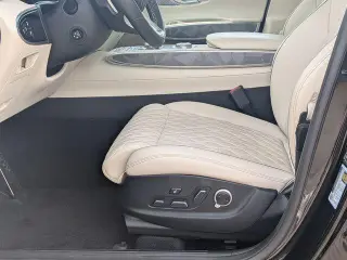 Genesis GV70 2023 AWD 3.5T Sport 4p SUV