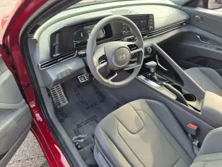Hyundai ELANTRA 2025 SEL Sport 4p Sedan