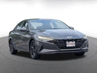 Hyundai ELANTRA 2023 SEL 4p Sedan