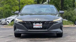 Hyundai ELANTRA 2023 SEL 4p Sedan