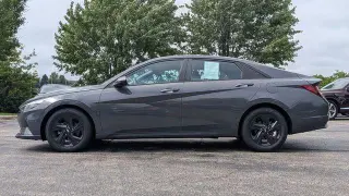 Hyundai ELANTRA 2023 SEL 4p Sedan