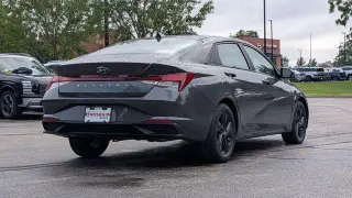 Hyundai ELANTRA 2023 SEL 4p Sedan