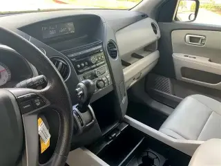 Pilot LX -- 2012 -- Honda