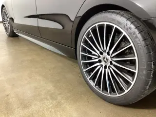 Mercedes-Benz Clase C 2024 C 300 4p Sedan