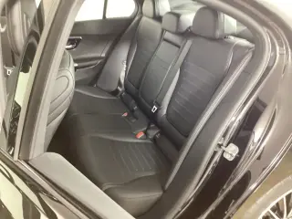 Mercedes-Benz Clase C 2024 C 300 4p Sedan
