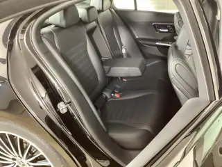 Mercedes-Benz Clase C 2024 C 300 4p Sedan