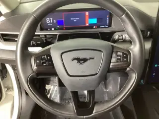 Ford Mustang Mach-E 2023 Select 4dr SUV