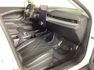 Ford Mustang Mach-E 2023 Select 4dr SUV