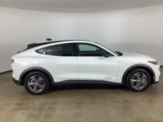 Ford Mustang Mach-E 2023 Select 4dr SUV