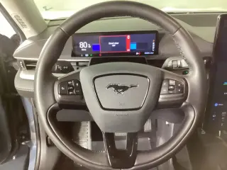 Ford Mustang Mach-E 2023 Select SUV de 4 puertas