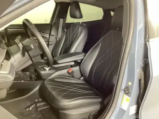 Ford Mustang Mach-E 2023 Select SUV de 4 puertas