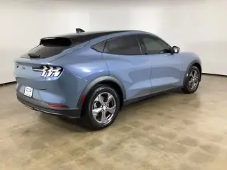Ford Mustang Mach-E 2023 Select SUV de 4 puertas