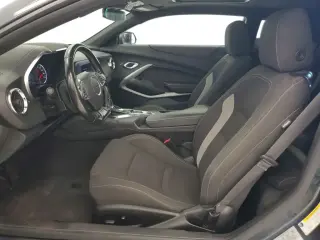 Chevrolet Camaro 2023 LT 2dr Coupe con 1LT