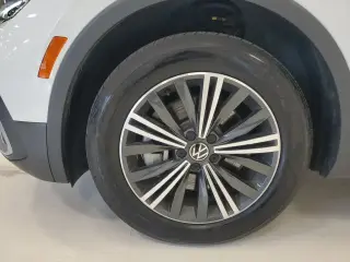 Volkswagen Tiguan 2024 Wolfsburg Edición 4p SUV
