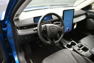 Ford Mustang Mach-E 2025 AWD Select 4p SUV