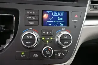 Toyota Sienna 2018 LE 7-Pasajeros Asiento Automático 4p Minivan