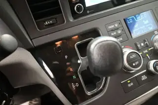 Toyota Sienna 2018 LE 7-Pasajeros Asiento Automático 4p Minivan
