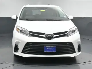 Toyota Sienna 2018 LE 7-Pasajeros Asiento Automático 4p Minivan