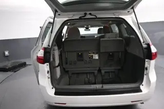Toyota Sienna 2018 LE 7-Pasajeros Asiento Automático 4p Minivan