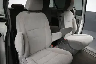 Toyota Sienna 2018 LE 7-Pasajeros Asiento Automático 4p Minivan