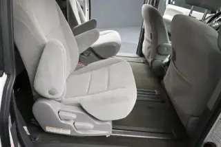 Toyota Sienna 2018 LE 7-Pasajeros Asiento Automático 4p Minivan