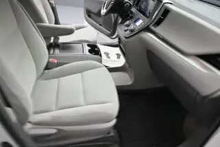 Toyota Sienna 2018 LE 7-Pasajeros Asiento Automático 4p Minivan