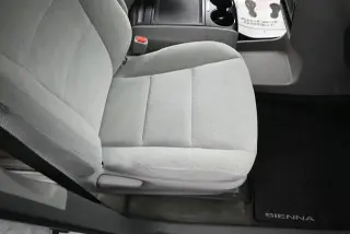 Toyota Sienna 2018 LE 7-Pasajeros Asiento Automático 4p Minivan