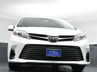 Toyota Sienna 2018 LE 7-Pasajeros Asiento Automático 4p Minivan