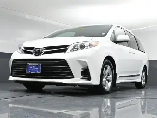 Toyota Sienna 2018 LE 7-Pasajeros Asiento Automático 4p Minivan