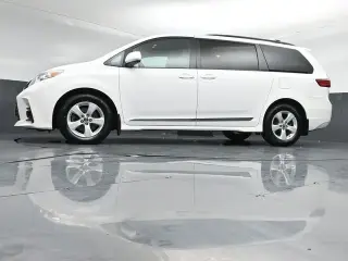 Toyota Sienna 2018 LE 7-Pasajeros Asiento Automático 4p Minivan