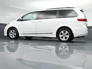 Toyota Sienna 2018 LE 7-Pasajeros Asiento Automático 4p Minivan