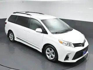 Toyota Sienna 2018 LE 7-Pasajeros Asiento Automático 4p Minivan